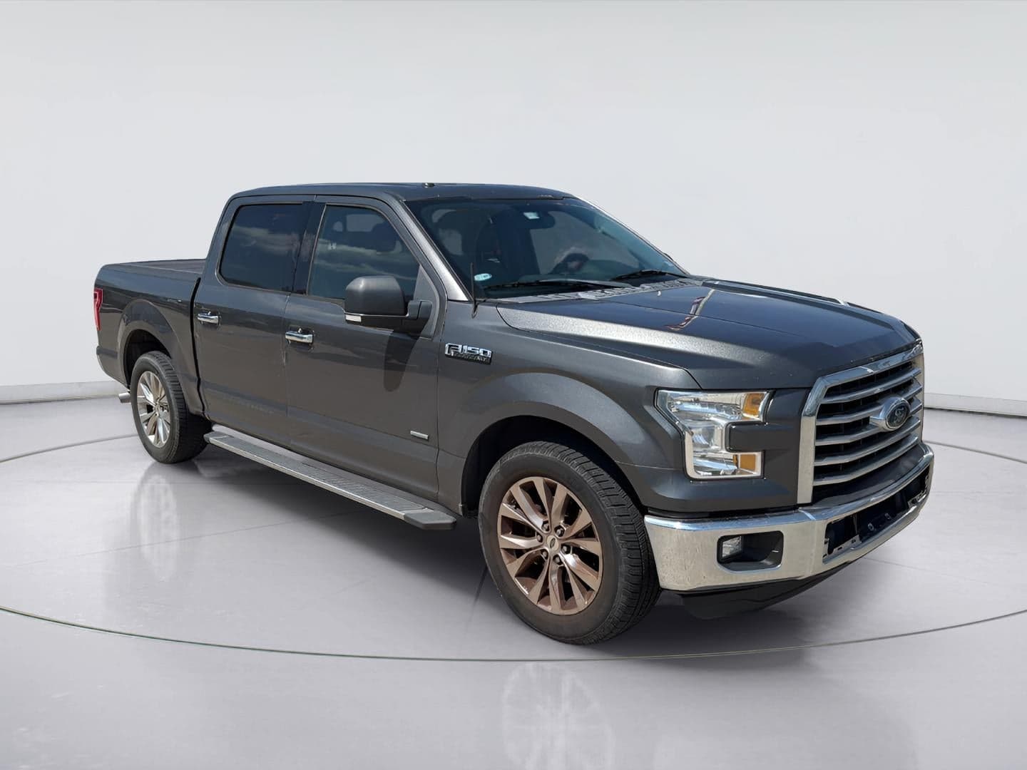 2015 Ford F-150 XLT — photo 1 of 9