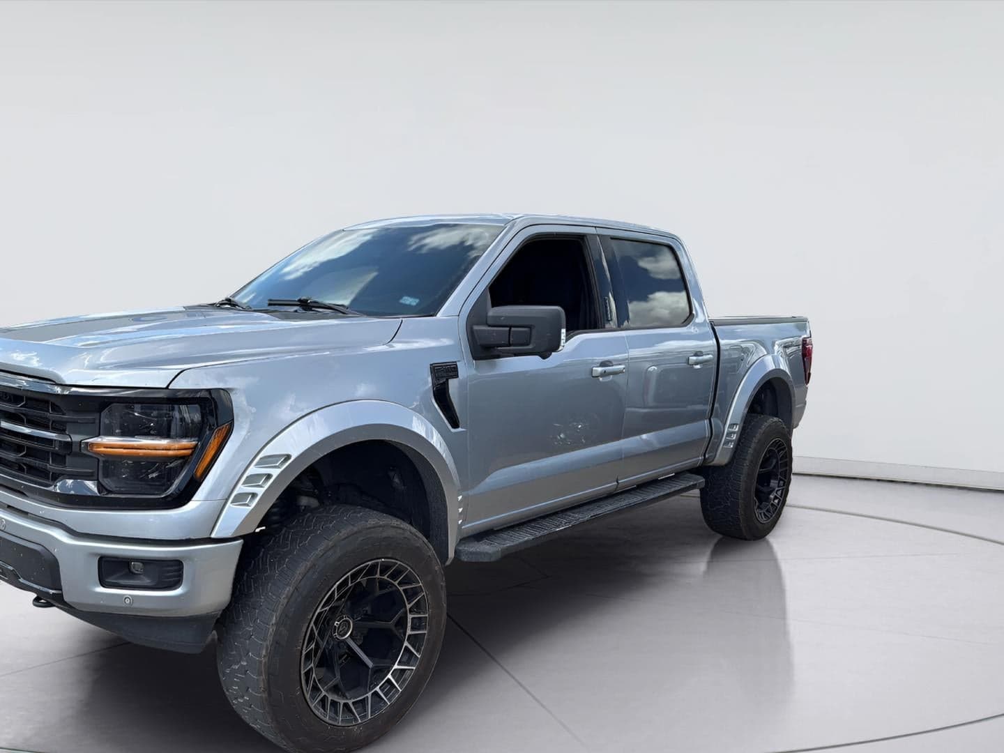 2024 Ford F-150 XLT — photo 1 of 7