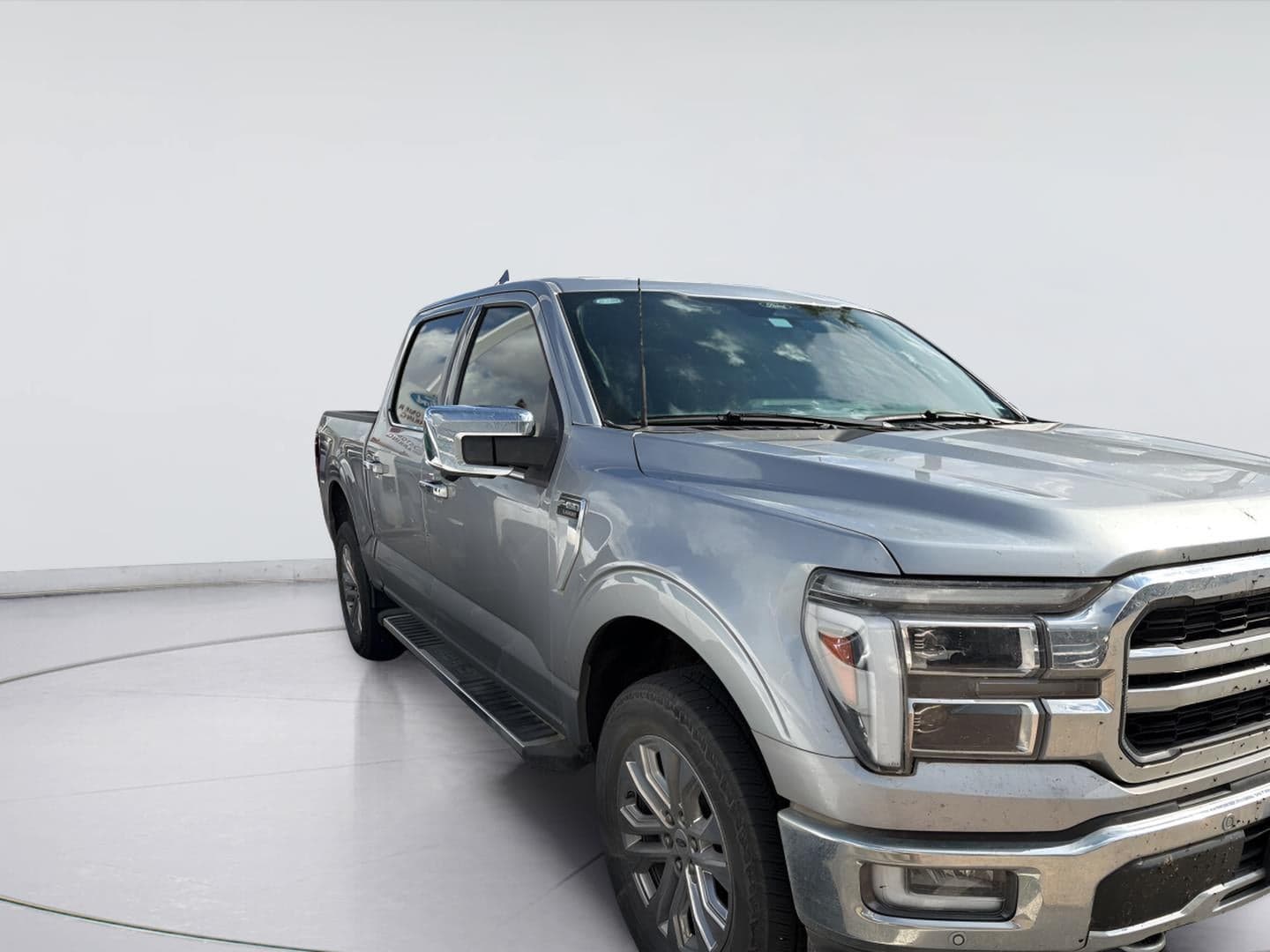 2024 Ford F-150 LARIAT — photo 1 of 4