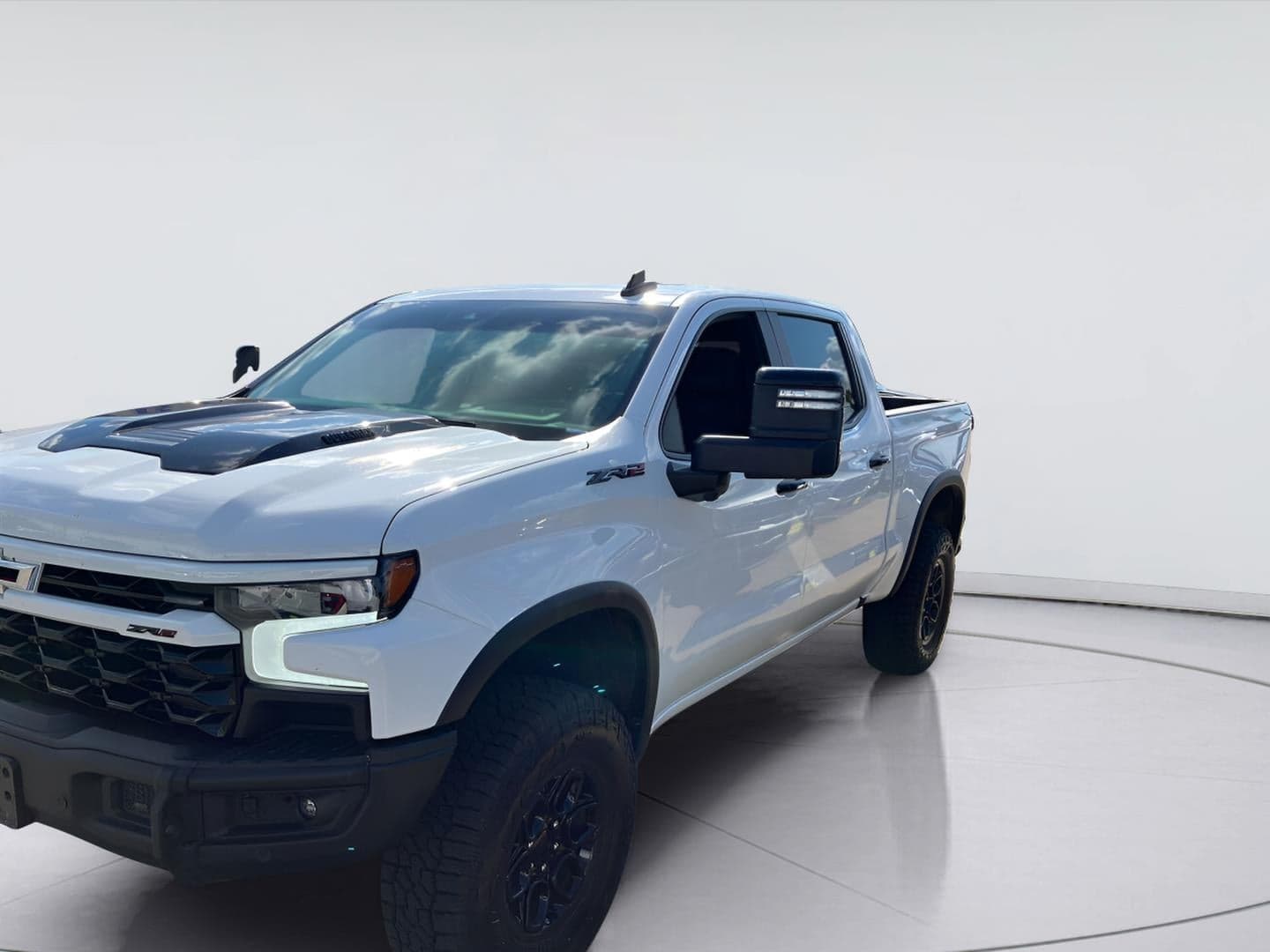 2024 Chevrolet Silverado 1500 ZR2 — photo 1 of 9