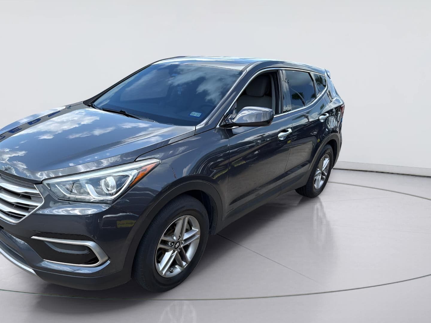 2017 Hyundai Santa Fe Sport 2.4L — photo 1 of 9