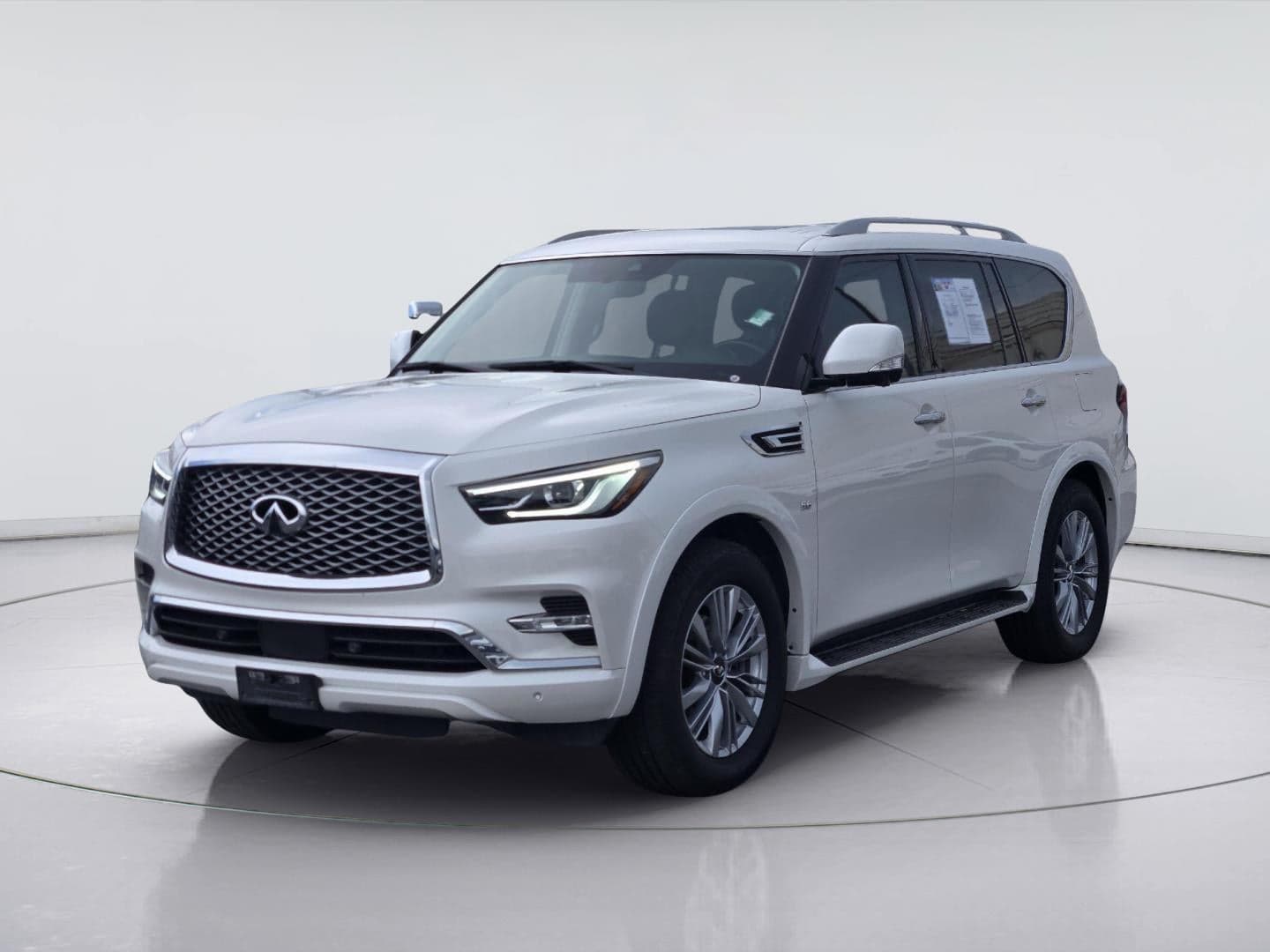 2020 INFINITI QX80 LUXE — photo 1 of 4