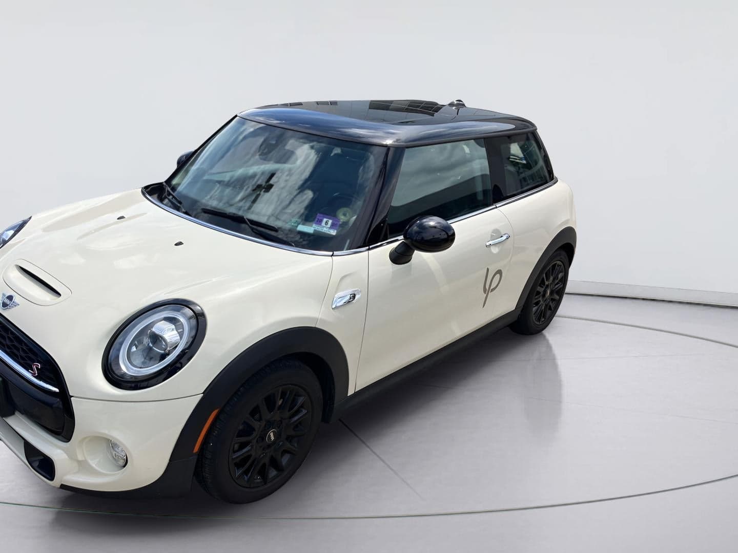 2019 Mini Hardtop 2 Door Cooper S — photo 1 of 5