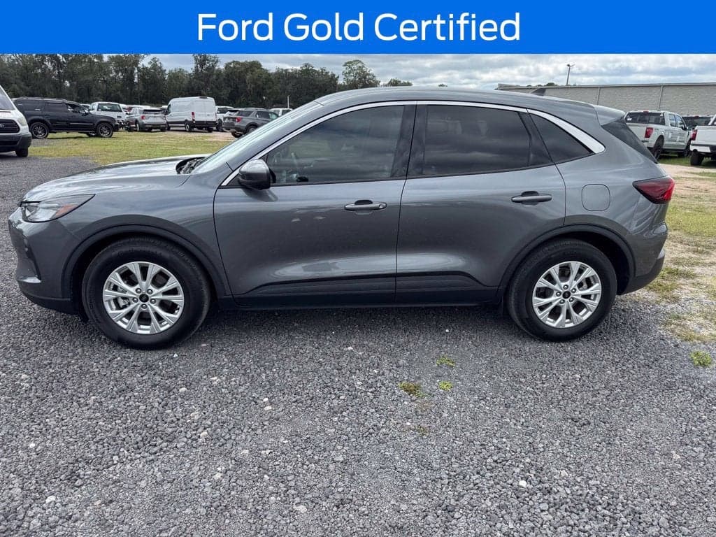 2023 Ford Escape Active — photo 1 of 9