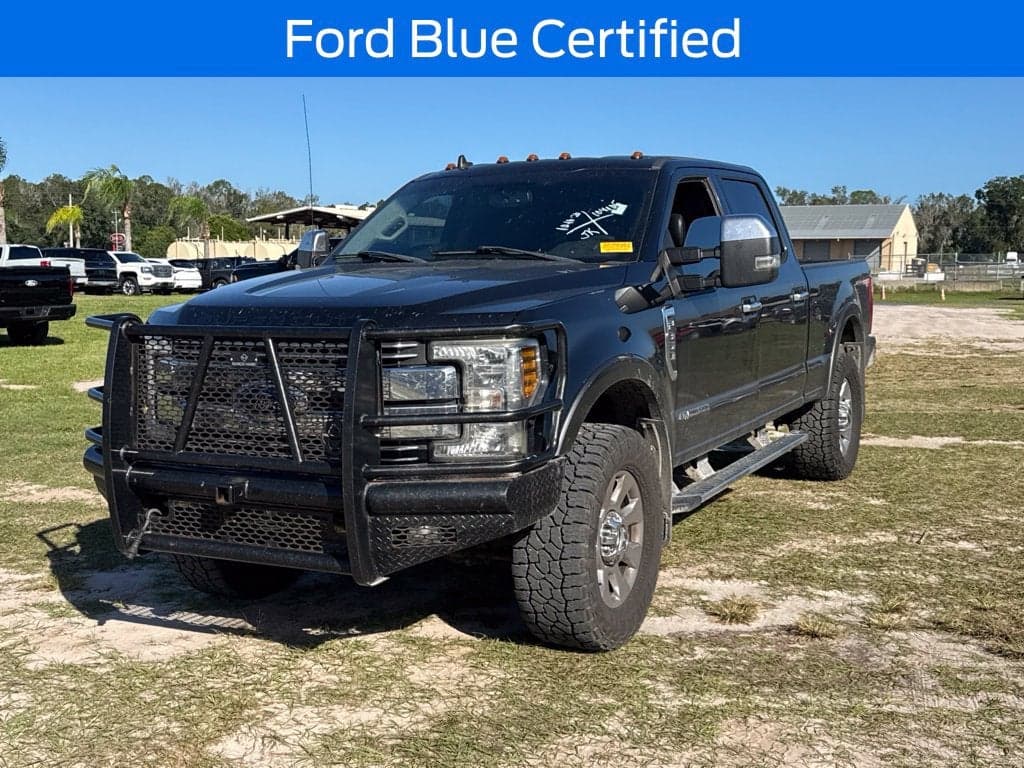 2019 Ford Super Duty F-350 SRW LARIAT — photo 1 of 5