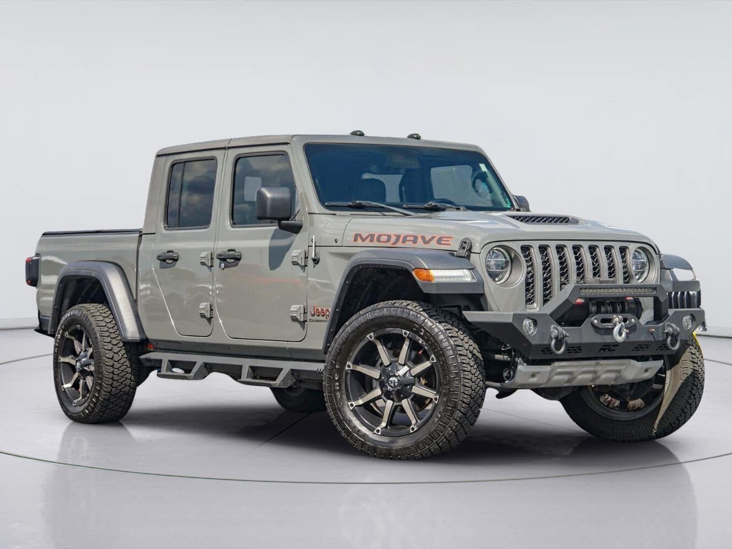 2020 Jeep Gladiator Mojave — photo 1 of 30