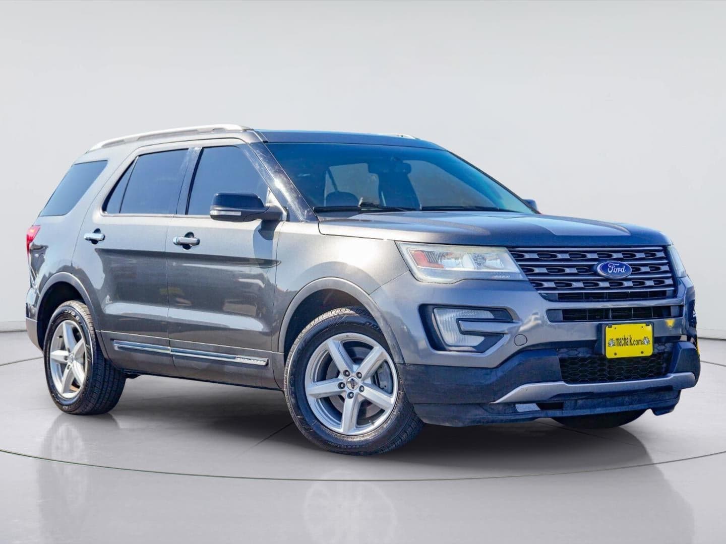 2016 Ford Explorer XLT — photo 1 of 5