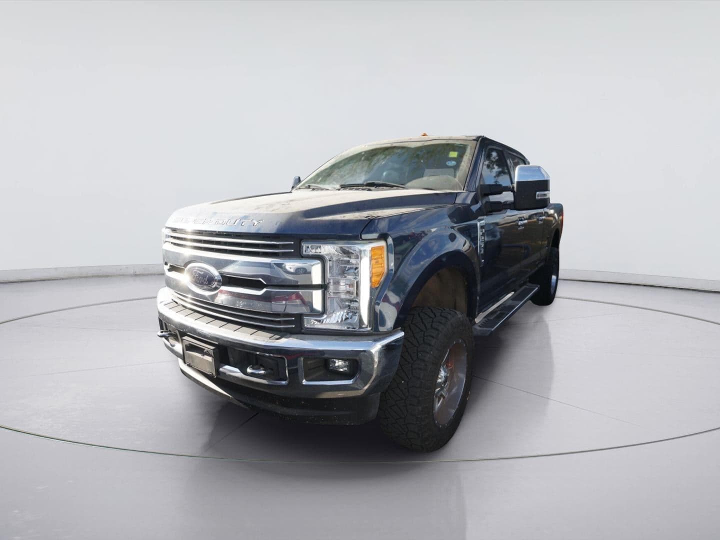 2017 Ford Super Duty F-250 SRW Lariat — photo 1 of 2