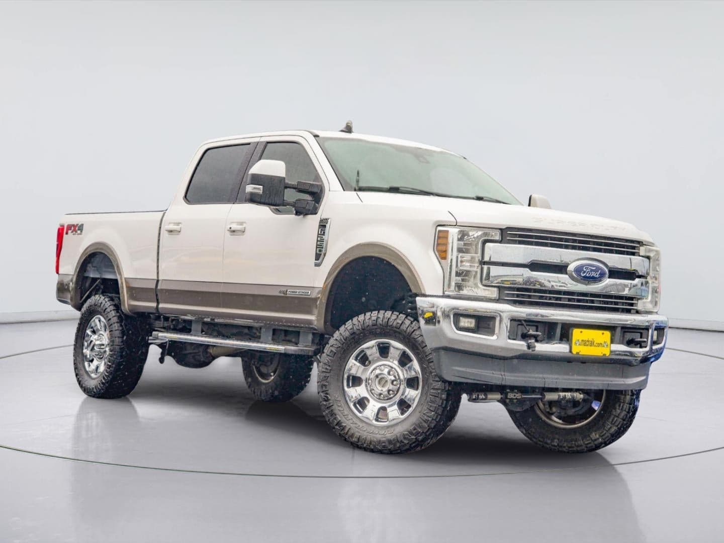 2019 Ford Super Duty F-250 SRW LARIAT — photo 1 of 3