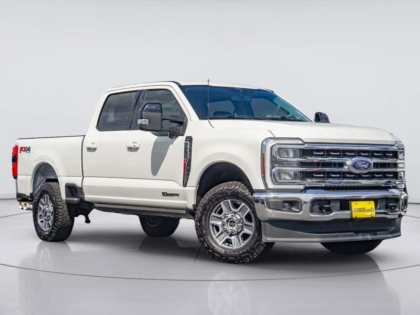 2024 Ford Super Duty F-250 SRW LARIAT — photo 1 of 31