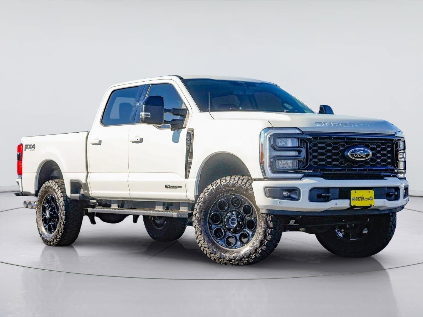 2026 Ford Super Duty F-250 SRW LARIAT — photo 1 of 4