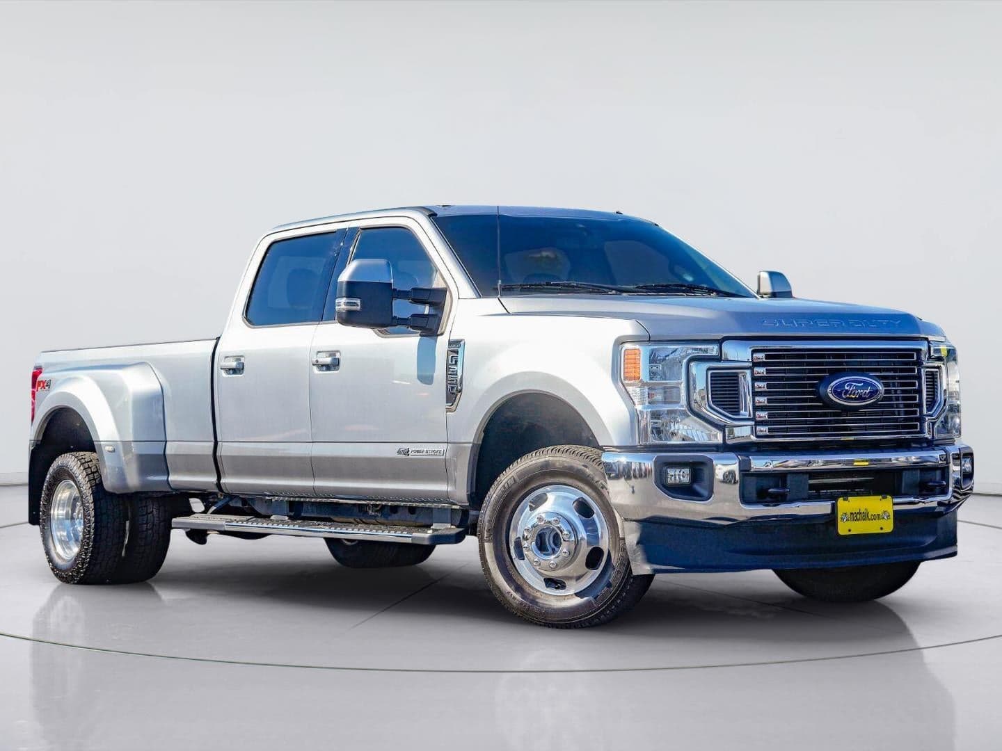 2022 Ford Super Duty F-350 DRW LARIAT — photo 1 of 7