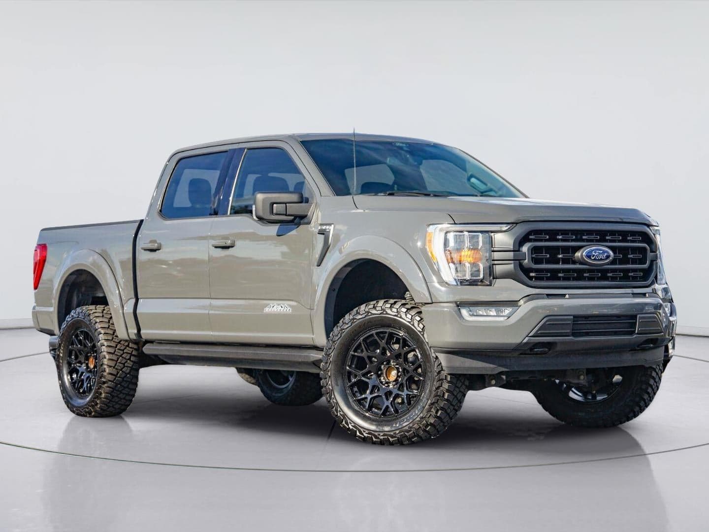 2021 Ford F-150 XLT — photo 1 of 32
