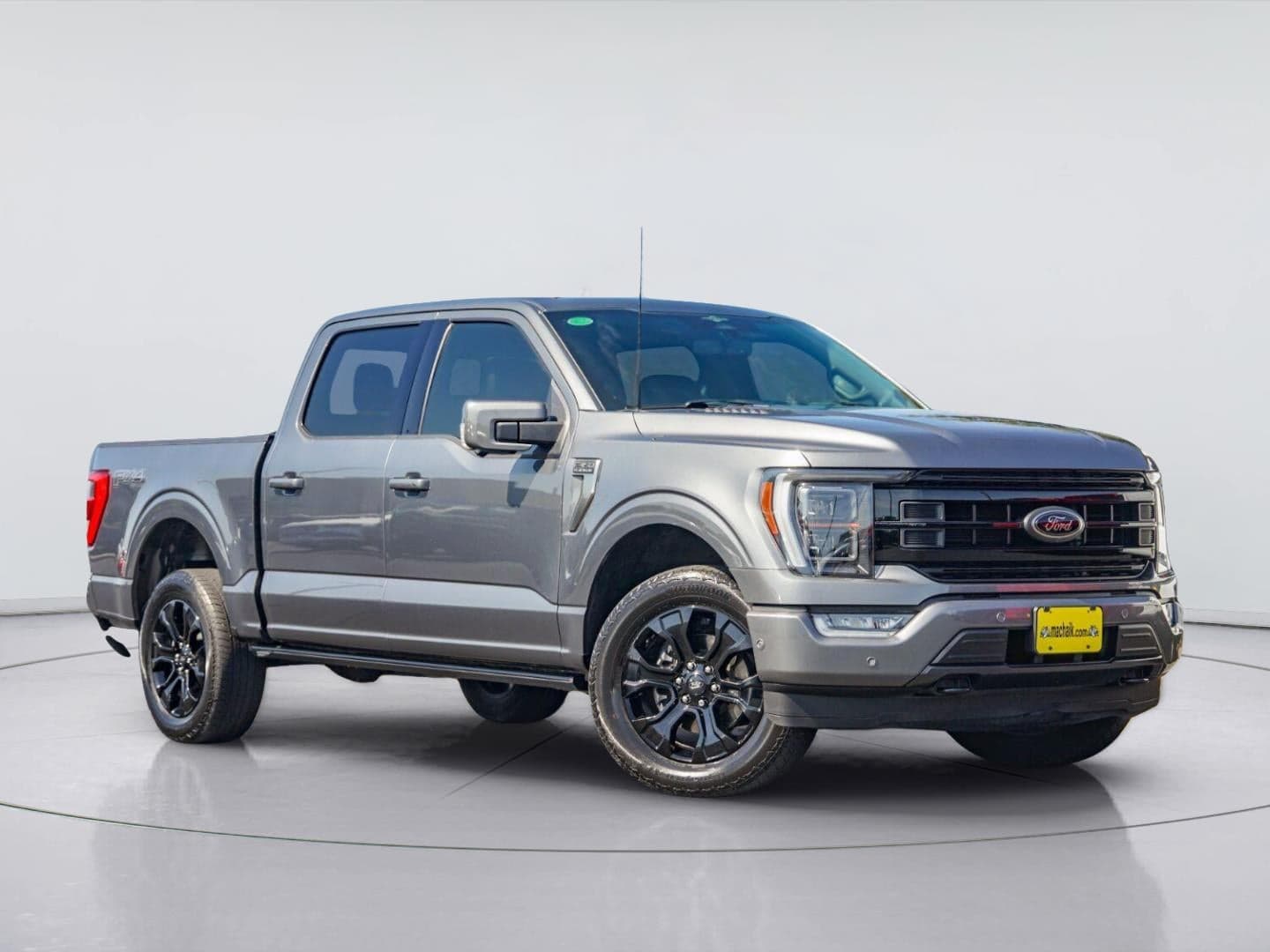 2023 Ford F-150 Platinum — photo 1 of 32
