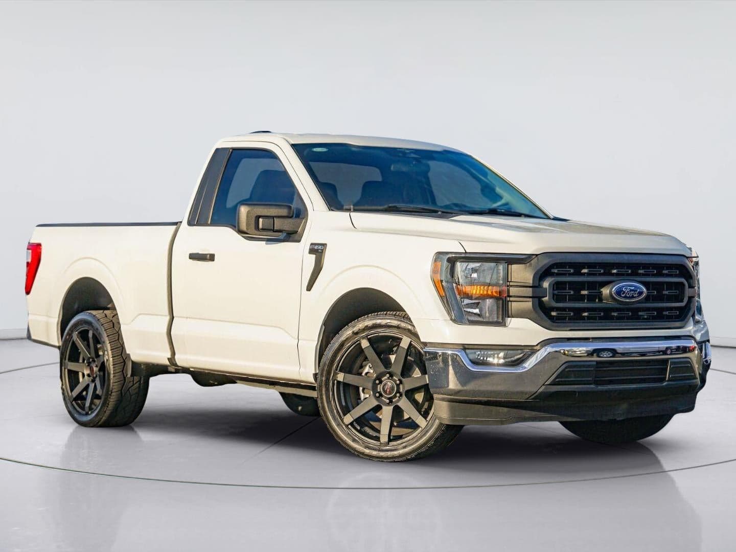 2023 Ford F-150 XL — photo 1 of 26