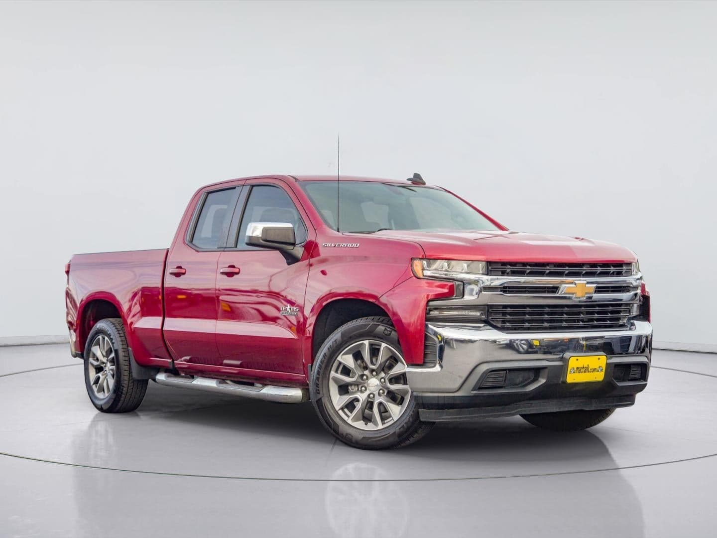 2019 Chevrolet Silverado 1500 LT — photo 1 of 5