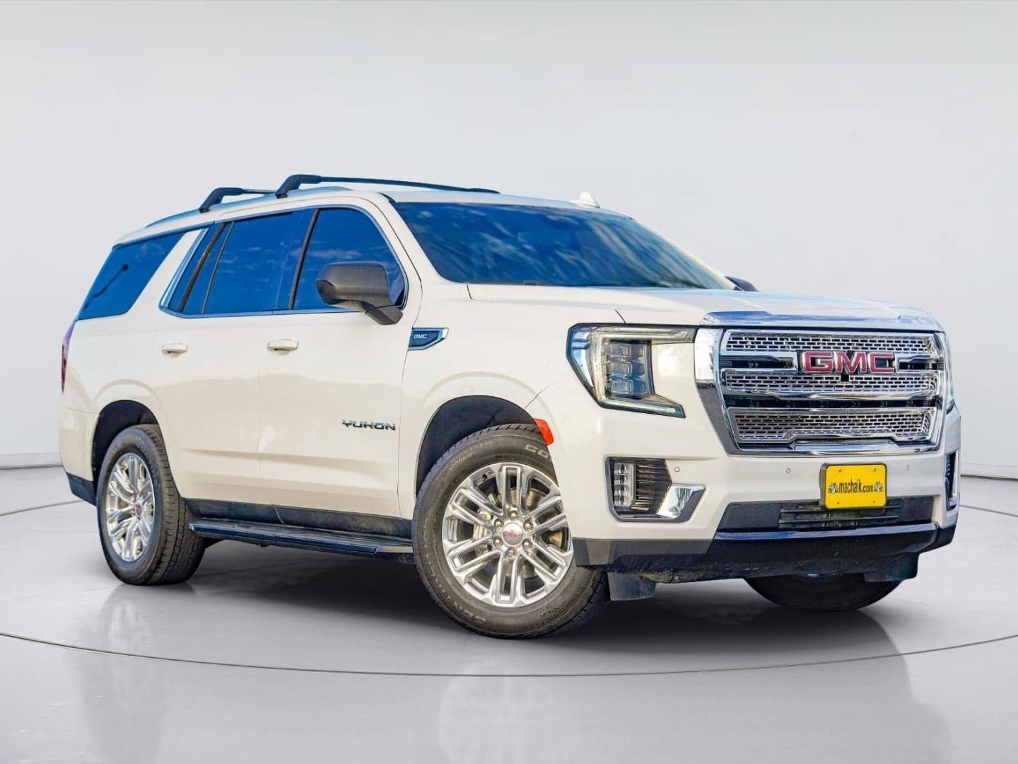 2022 GMC Yukon SLE — photo 1 of 5