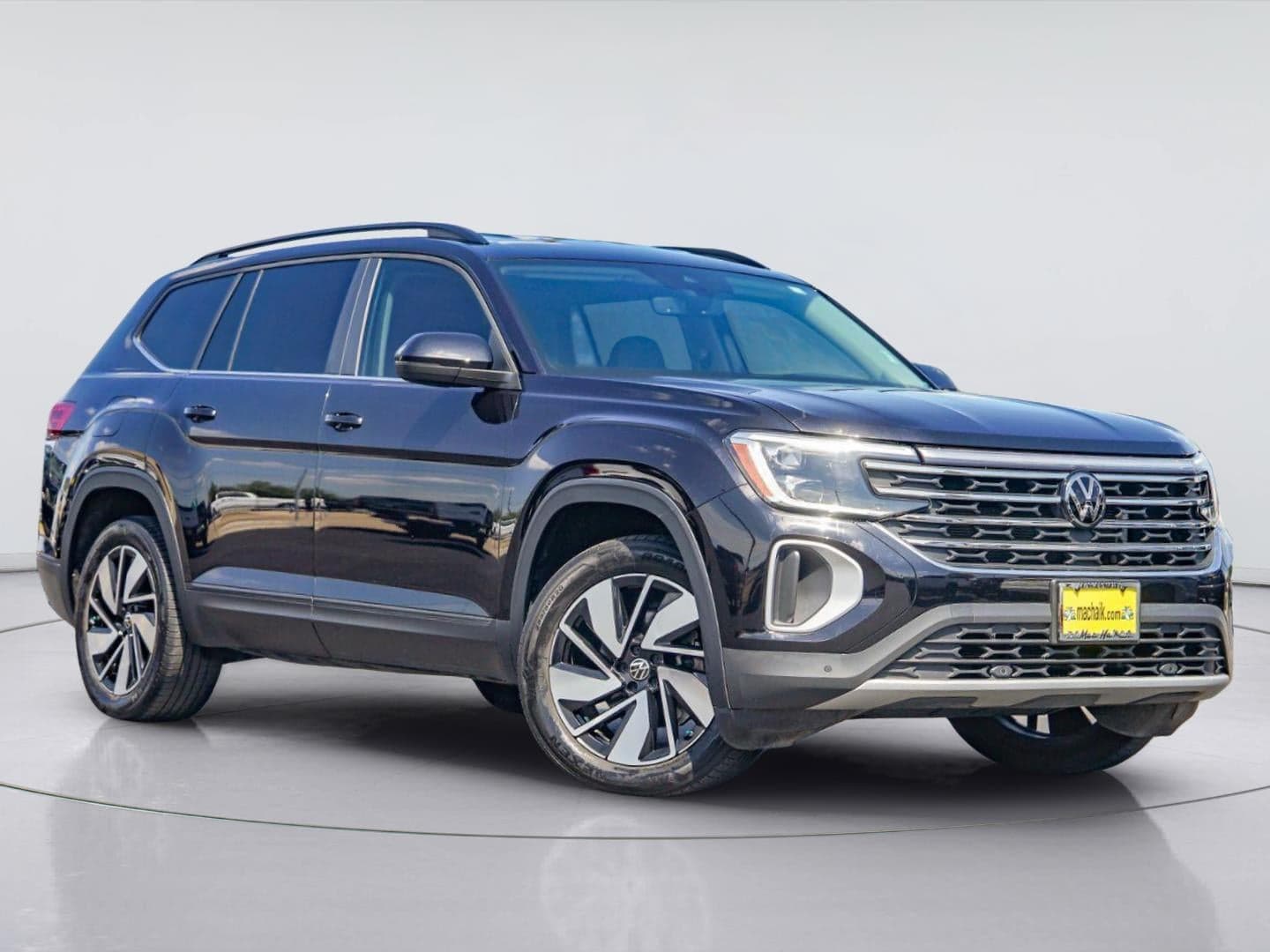2024 Volkswagen Atlas 2.0T SE w/Technology — photo 1 of 31
