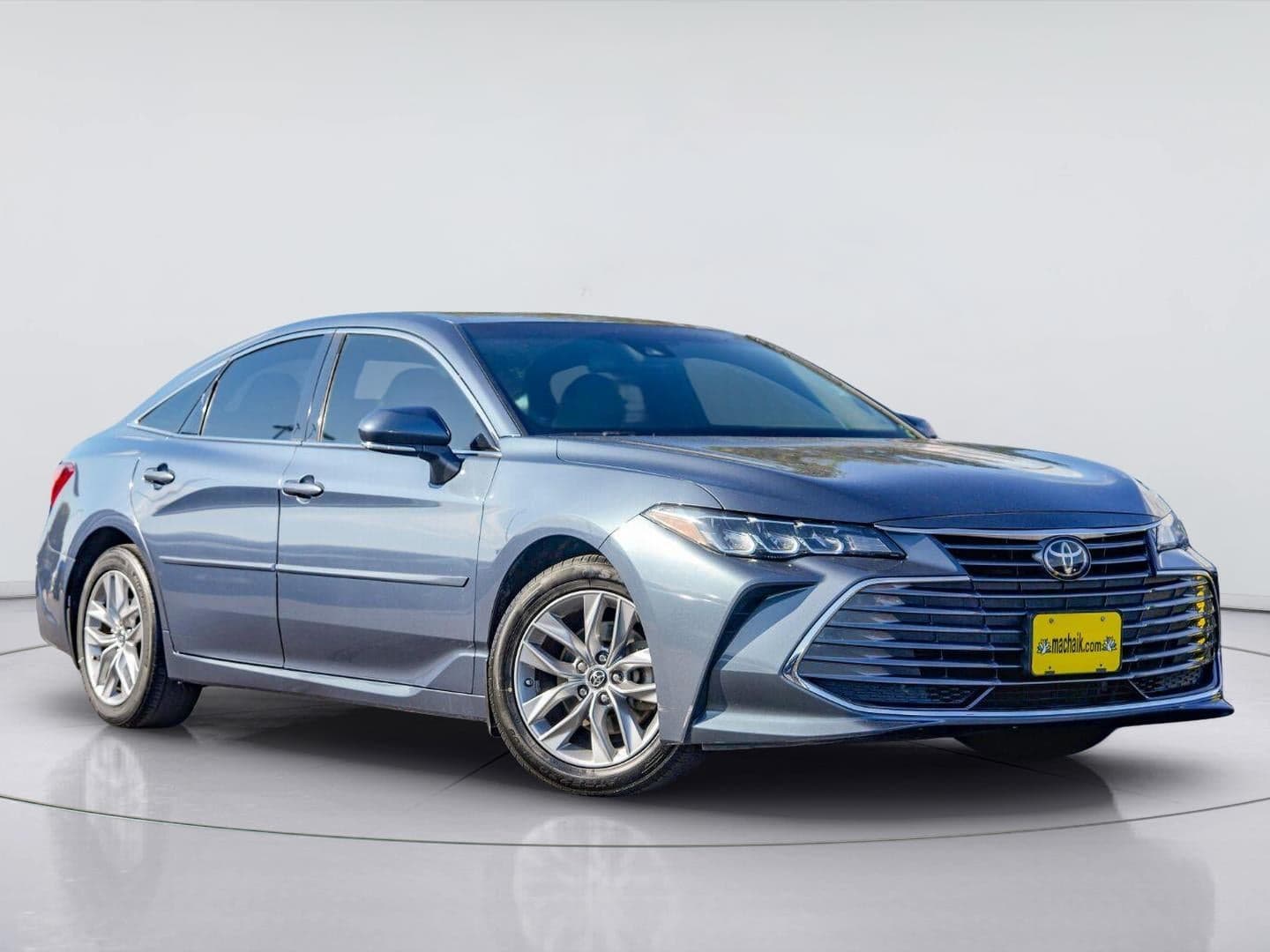2019 Toyota Avalon XLE — photo 1 of 5