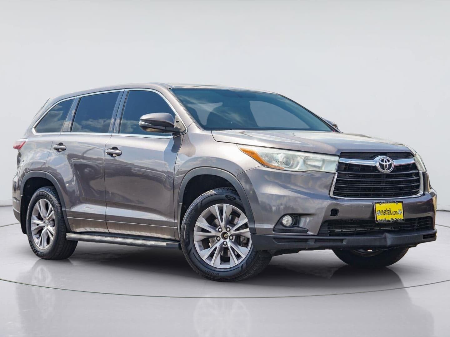 2015 Toyota Highlander LE Plus — photo 1 of 31