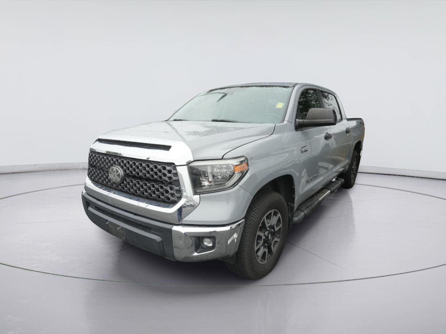 2018 Toyota Tundra 4WD SR5 — photo 1 of 2