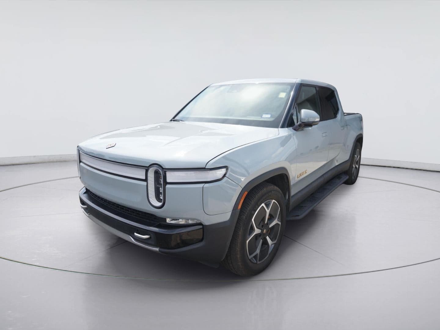 2022 Rivian R1T Adventure Package — photo 1 of 3