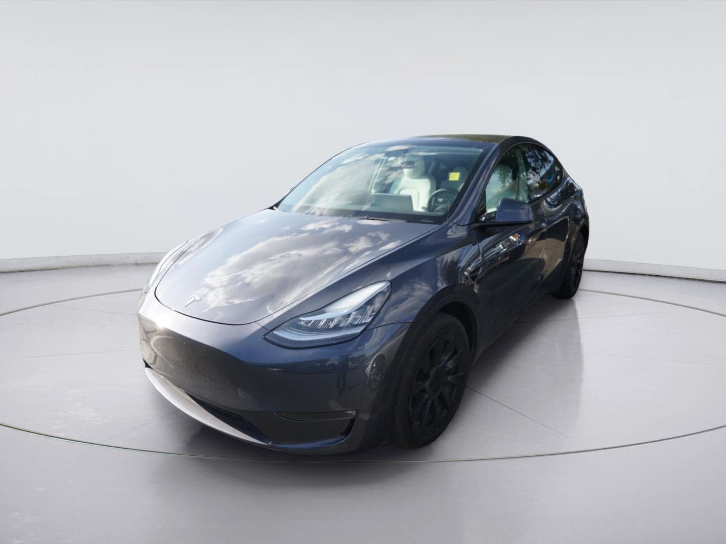 2023 Tesla Model Y Long Range — photo 1 of 5