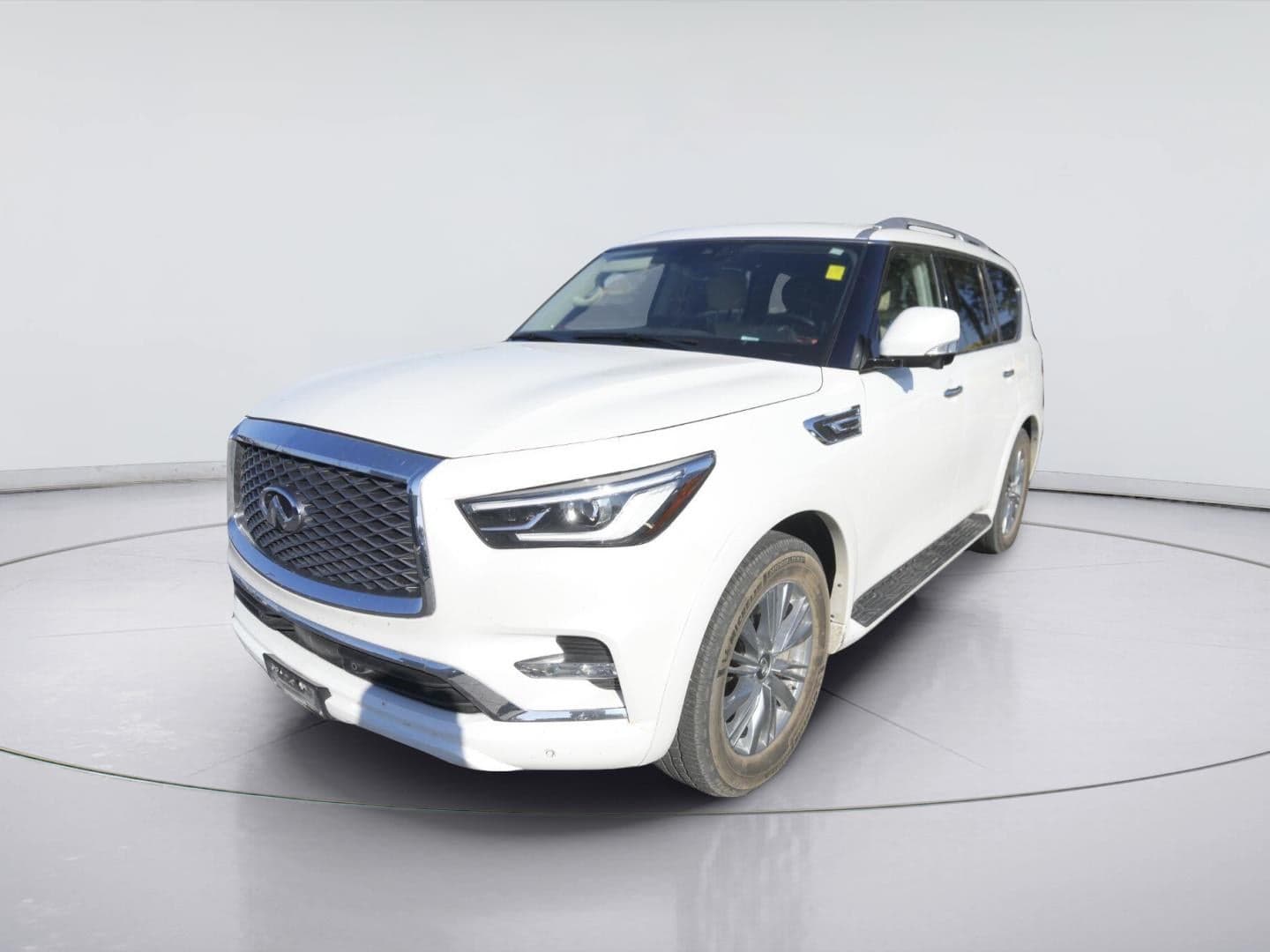 2022 INFINITI QX80 LUXE — photo 1 of 5