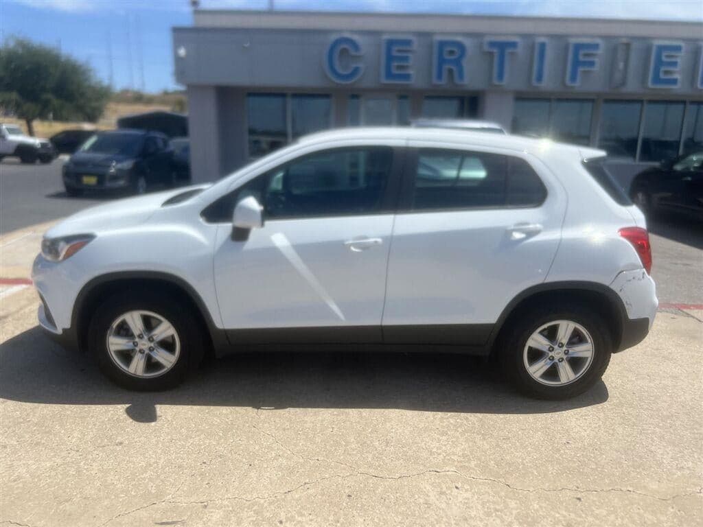 2018 Chevrolet Trax LS — photo 1 of 3