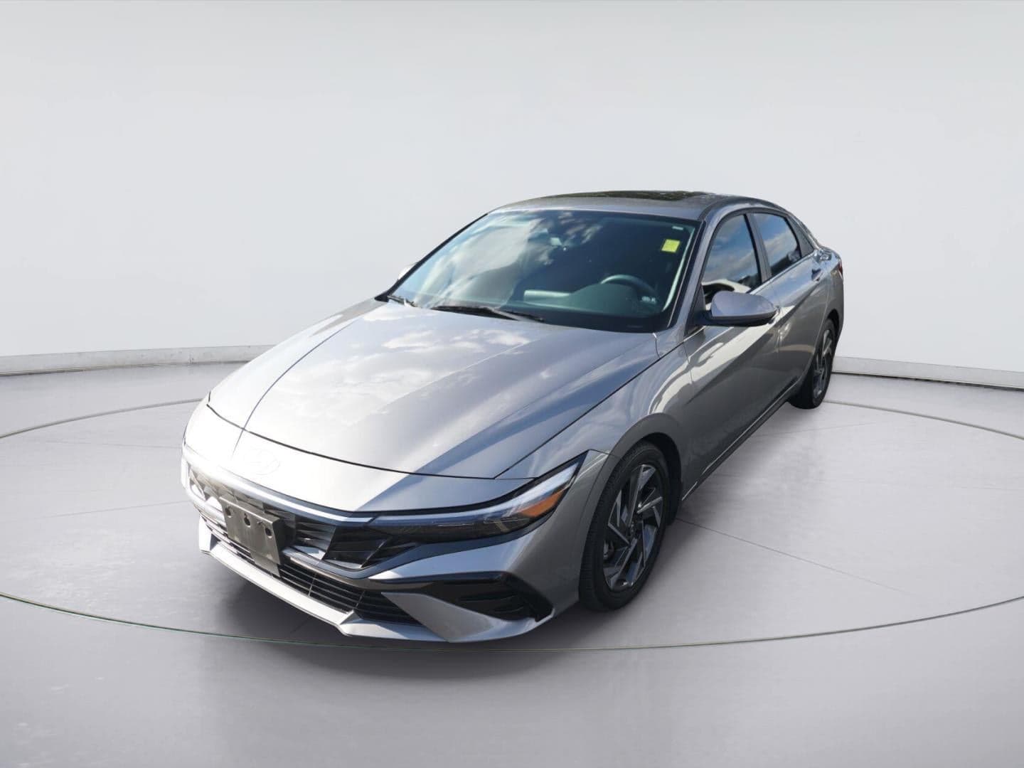 2024 Hyundai Elantra SEL — photo 1 of 5
