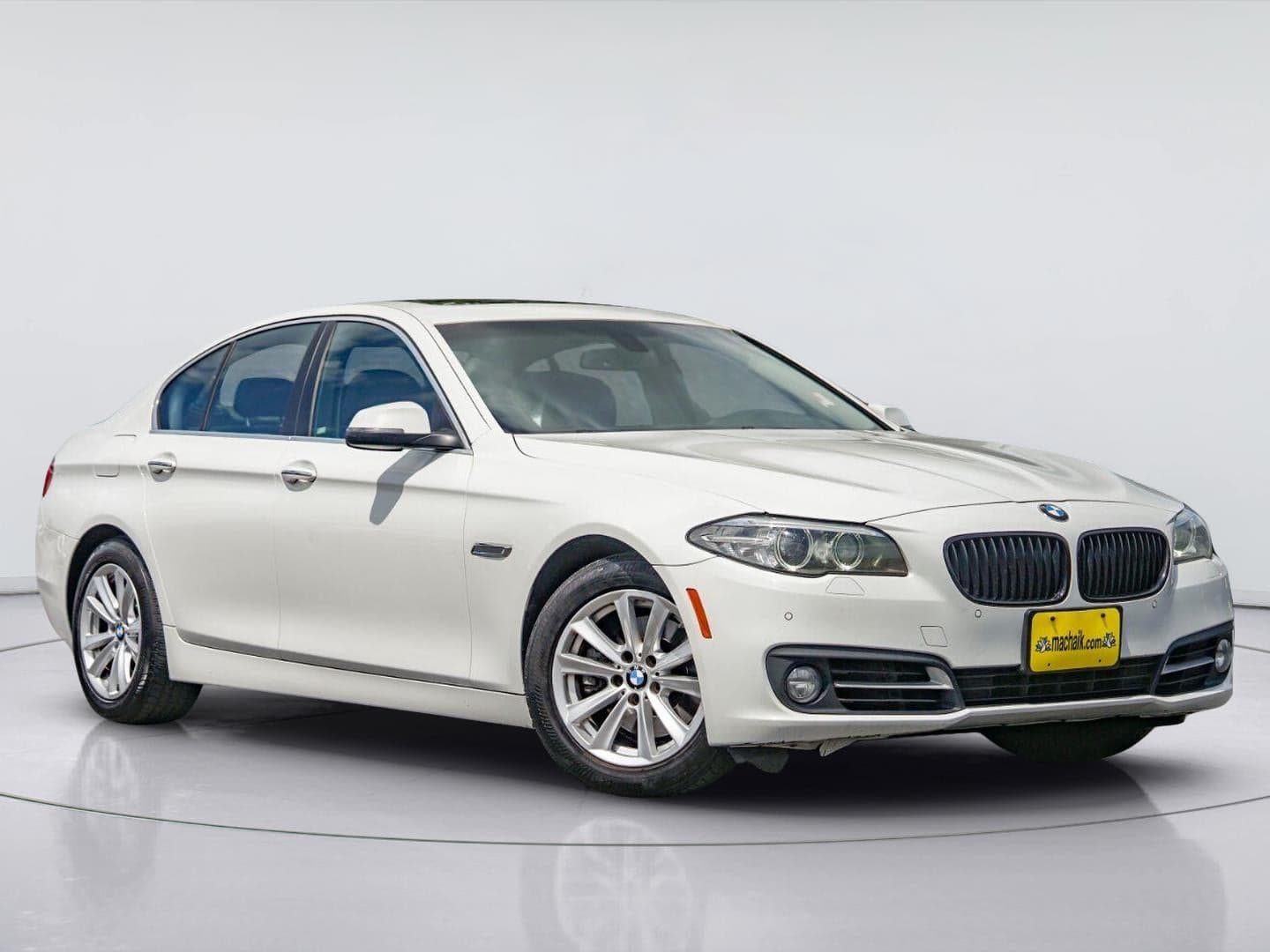 2016 BMW 5 Series 528i — photo 1 of 32