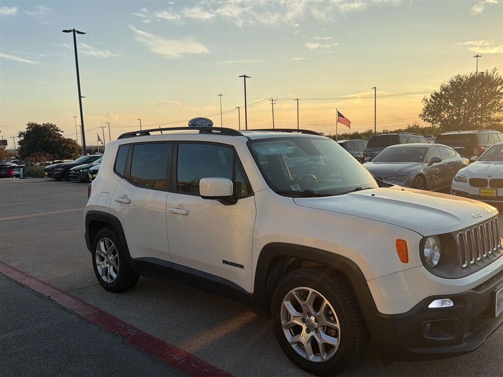 2015 Jeep Renegade Latitude — photo 1 of 7