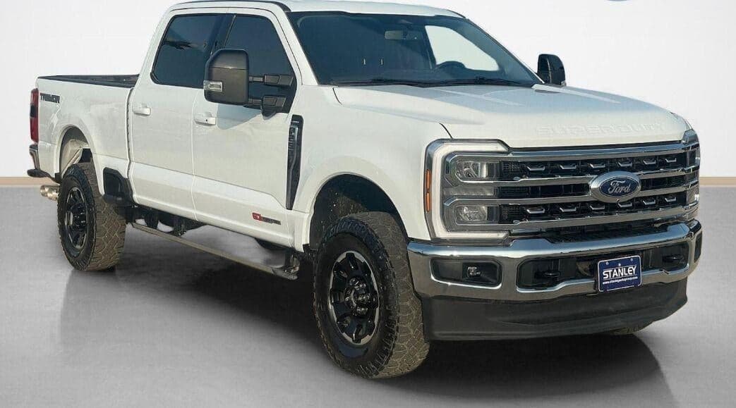 2025 Ford Super Duty F-250 SRW LARIAT — photo 1 of 14