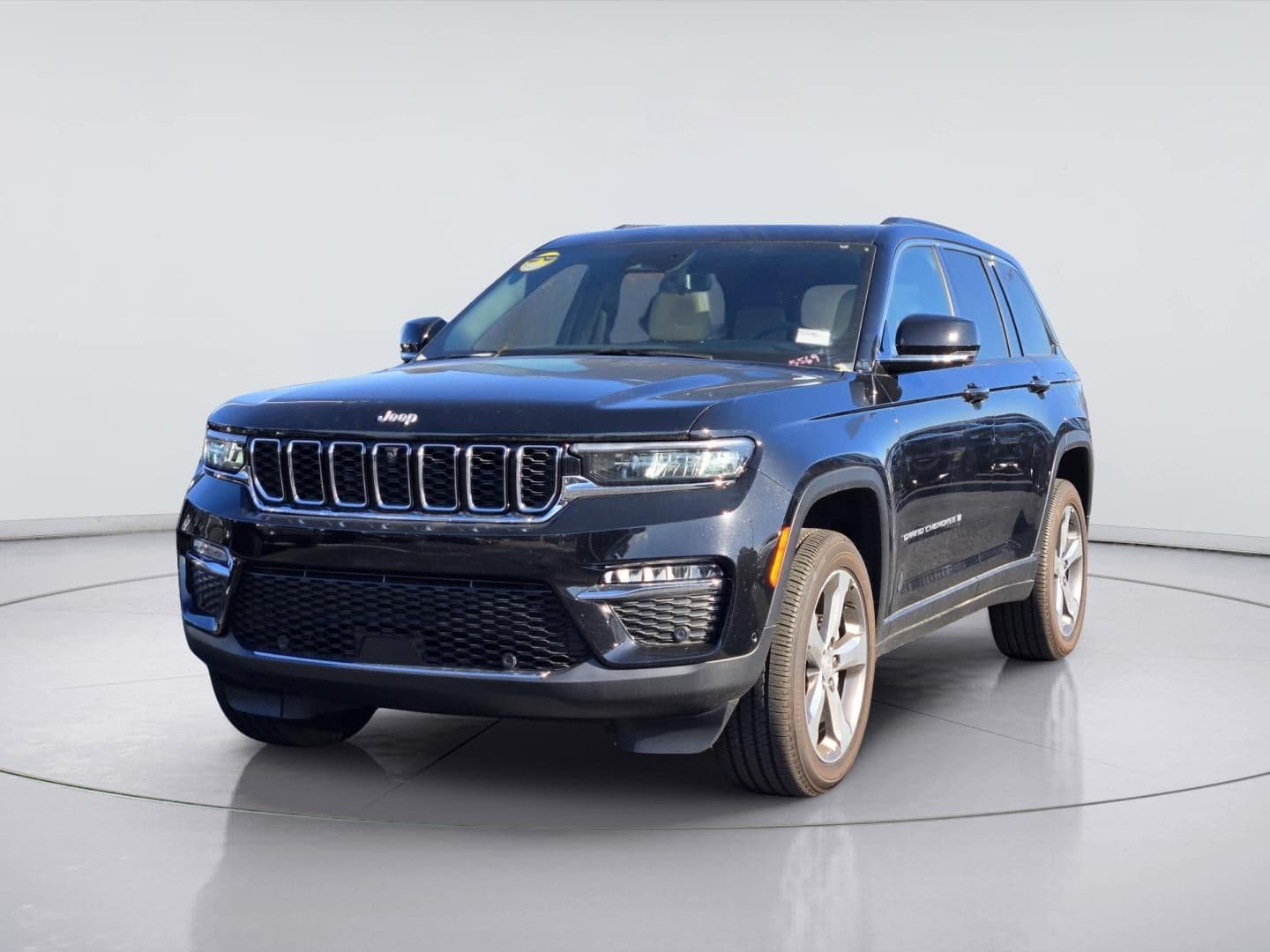 2025 Jeep Grand Cherokee Limited — photo 1 of 30