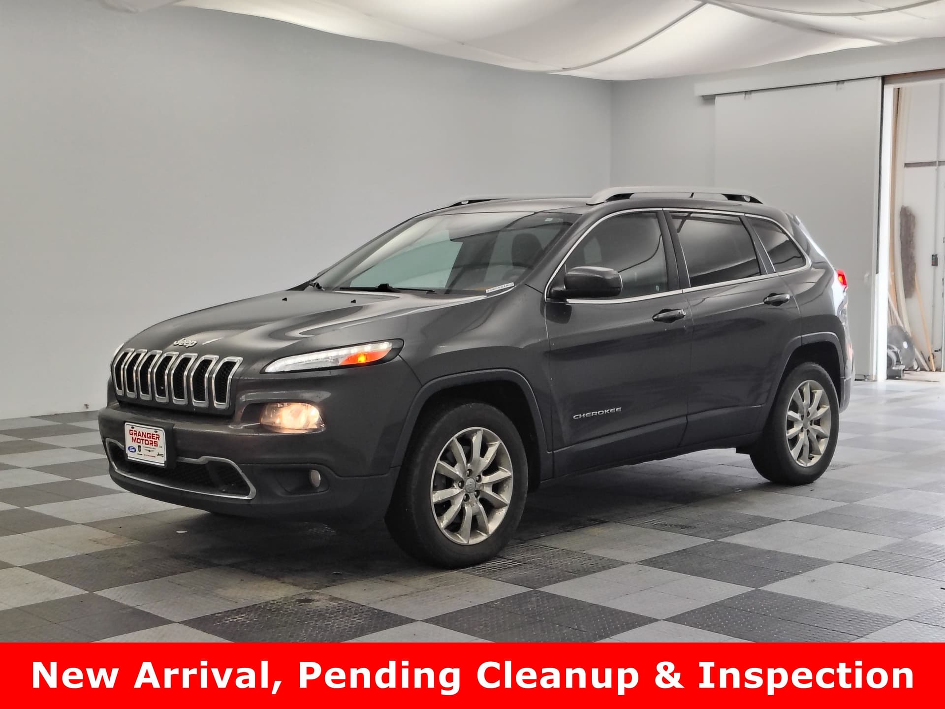 2015 Jeep Cherokee Limited — photo 1 of 17