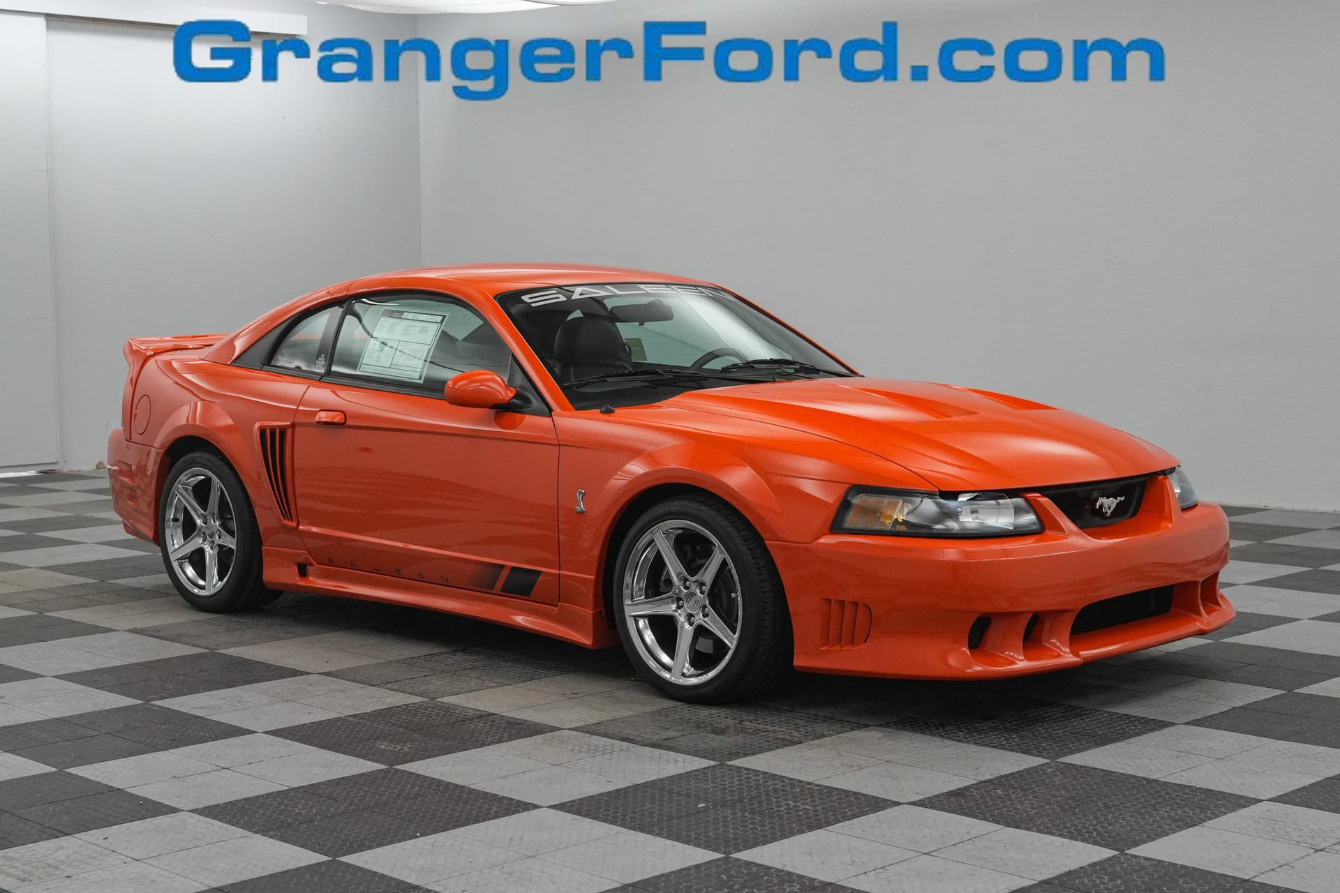 2004 Ford Mustang SVT Cobra — photo 1 of 40