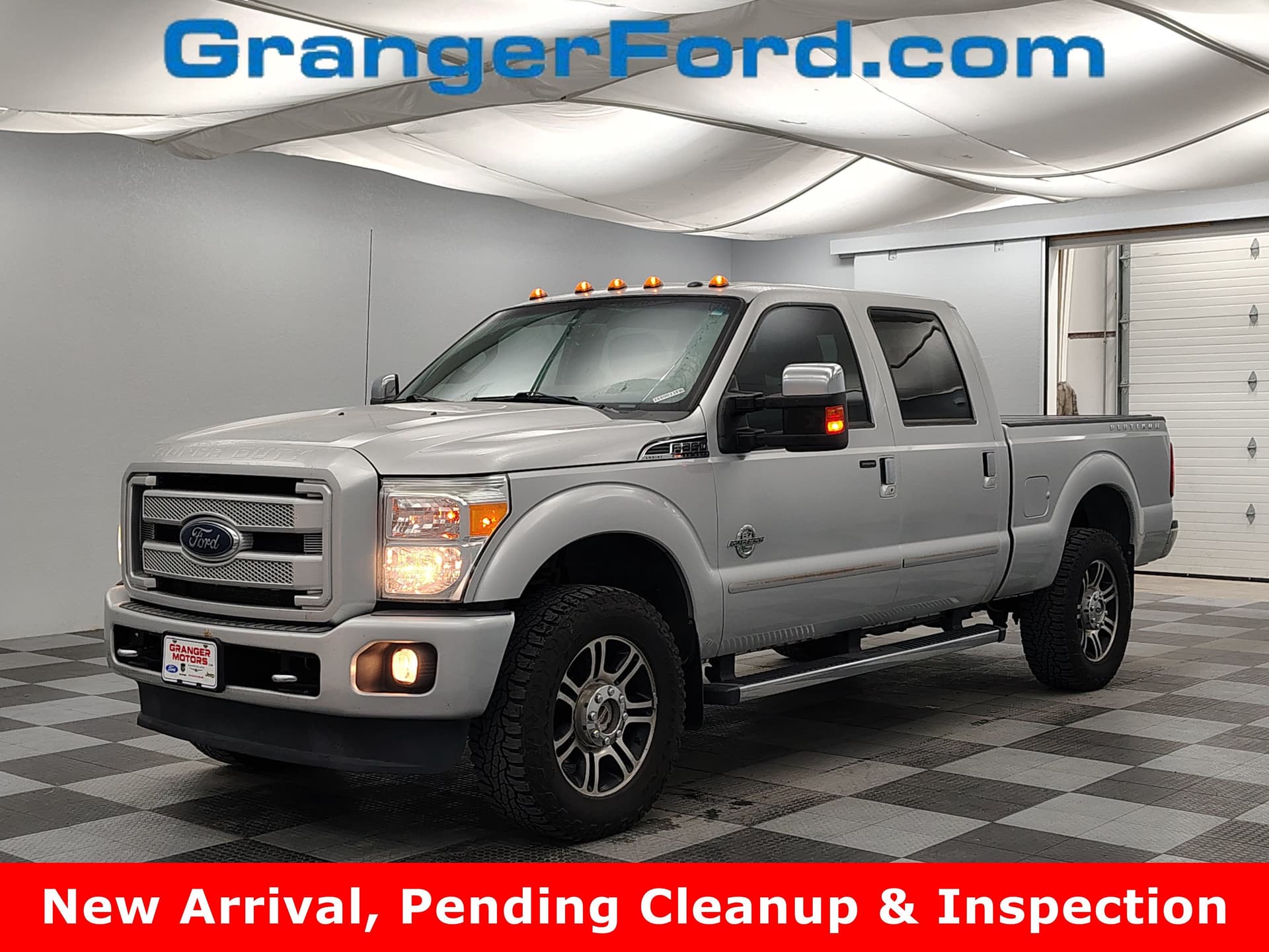 2015 Ford Super Duty F-350 SRW Lariat — photo 1 of 5