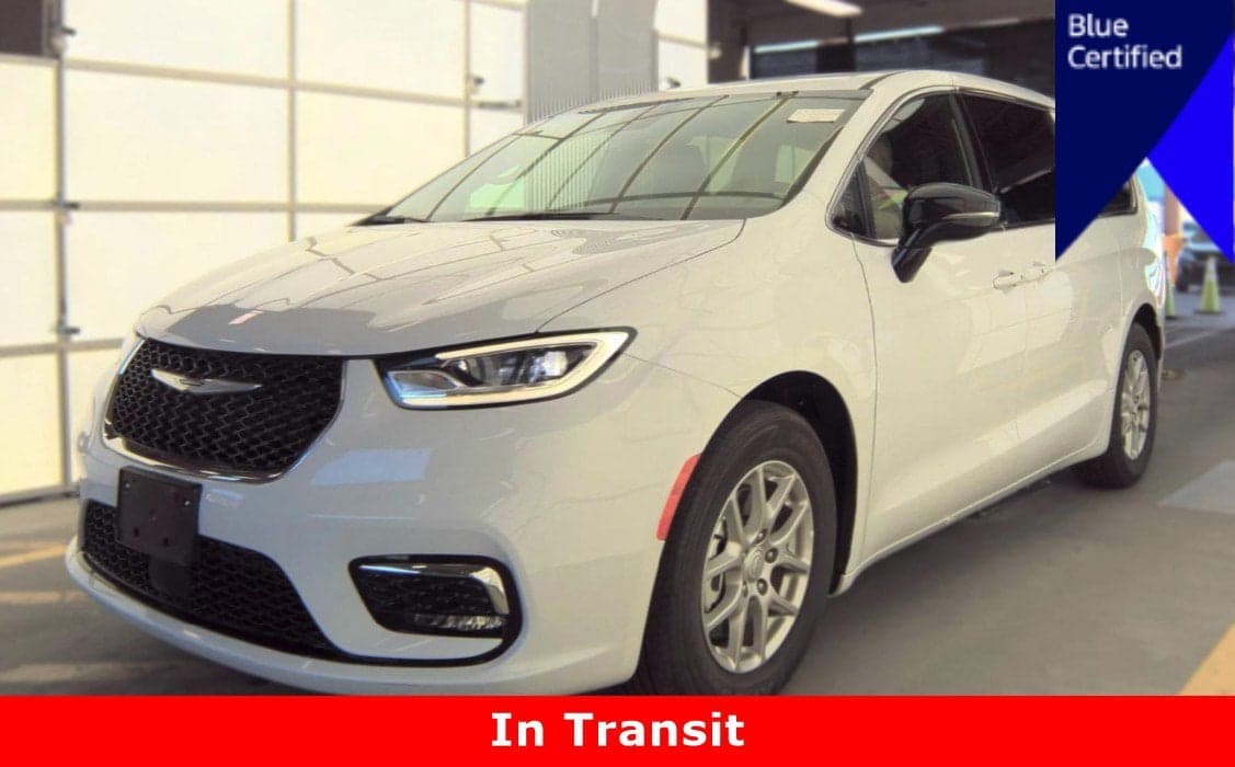 2025 Chrysler Pacifica Select — photo 1 of 3