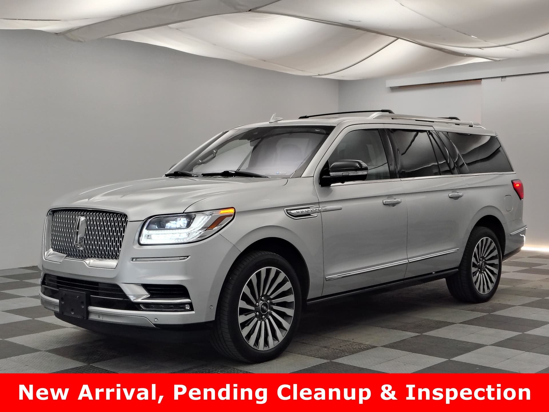 2019 Lincoln Navigator Reserve — photo 1 of 17