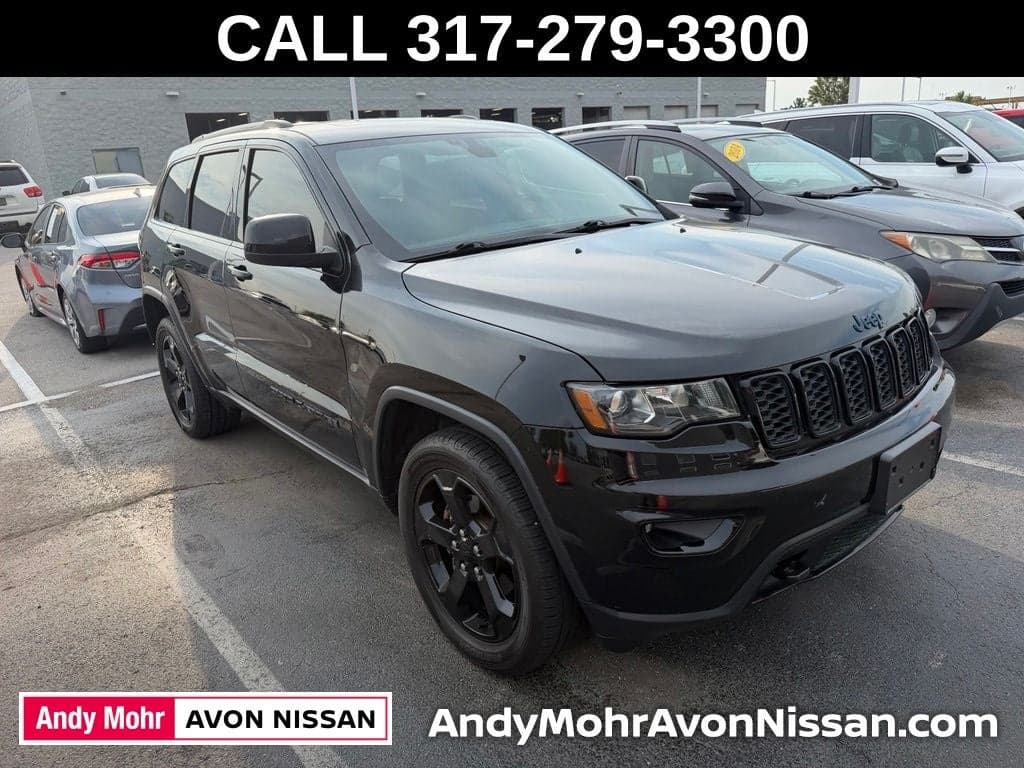 2019 Jeep Grand Cherokee Laredo — photo 1 of 17