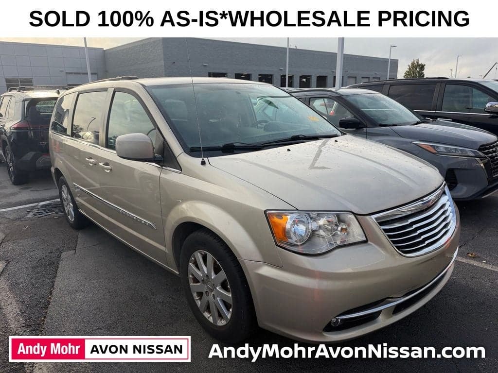 2016 Chrysler Town & Country Touring — photo 1 of 26