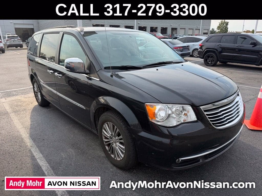 2016 Chrysler Town & Country Touring-L — photo 1 of 17