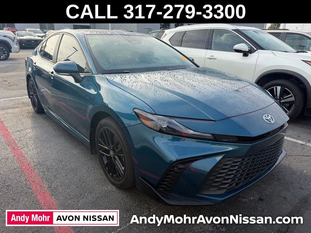 2025 Toyota Camry SE — photo 1 of 24