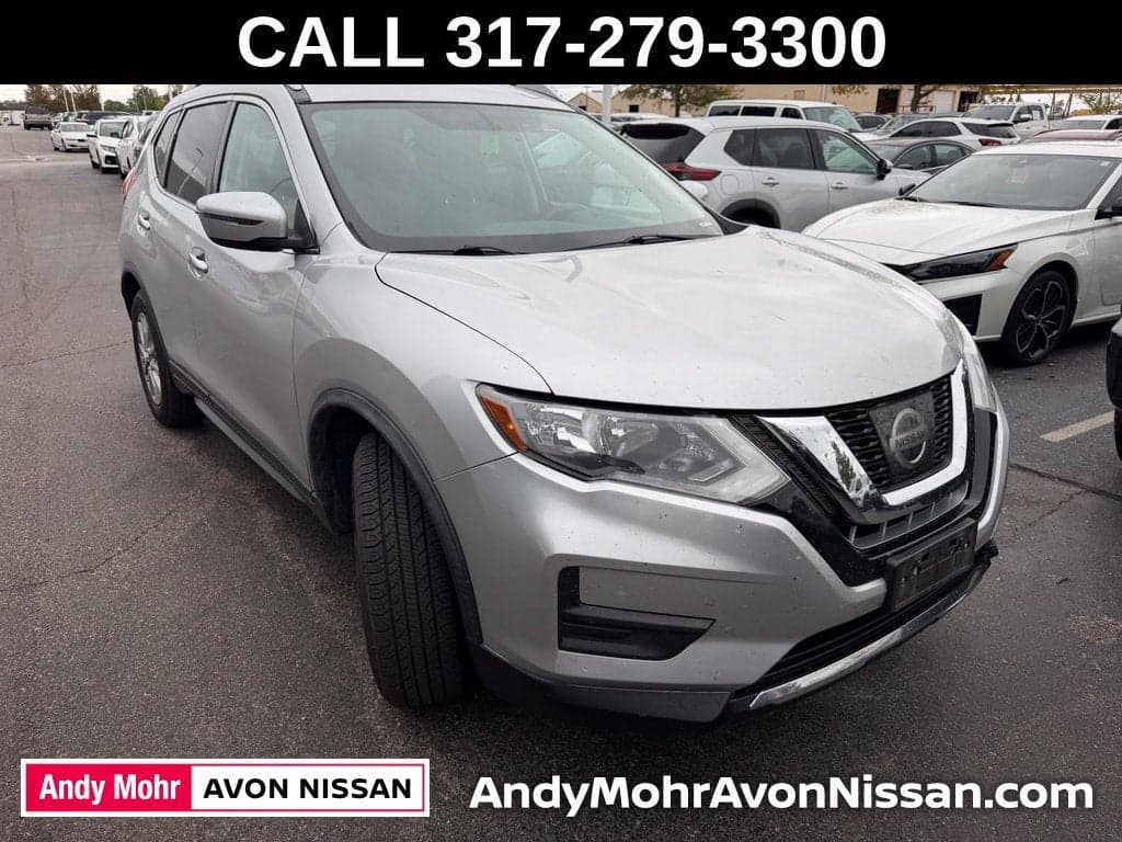 2017 Nissan Rogue SV — photo 1 of 5
