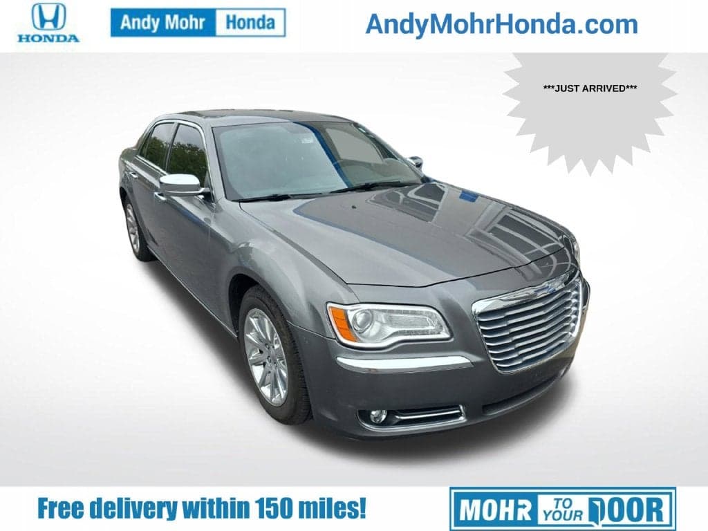 2012 Chrysler 300 Limited — photo 1 of 29