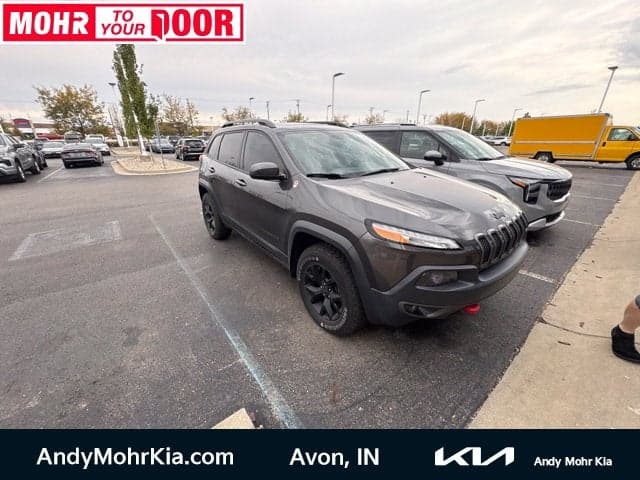 2017 Jeep Cherokee Trailhawk — photo 1 of 5