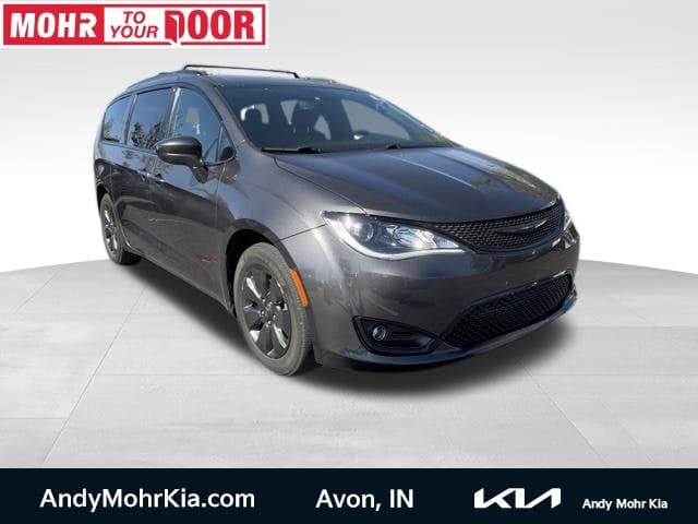 2020 Chrysler Pacifica Base — photo 1 of 5