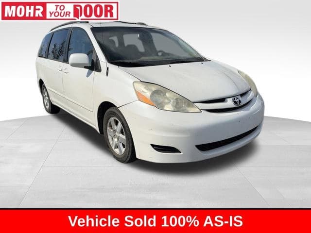 2008 Toyota Sienna XLE — photo 1 of 5