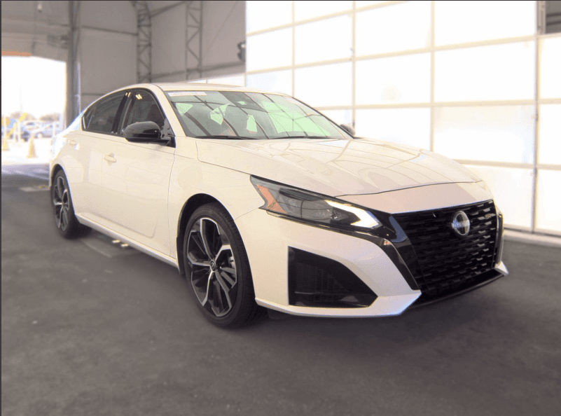 2024 Nissan Altima 2.5 SR — photo 1 of 21
