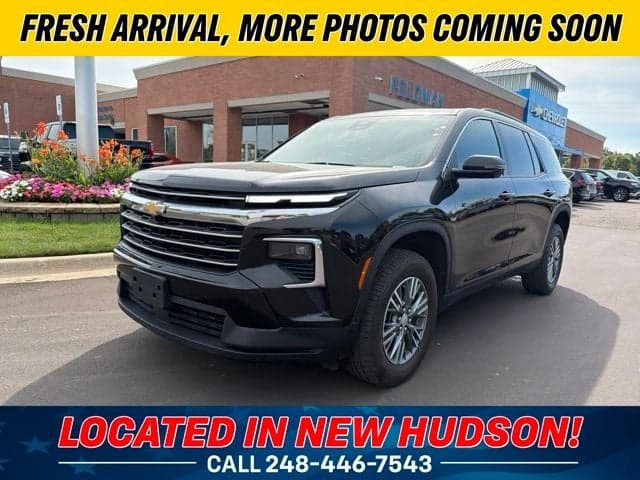 2024 Chevrolet Traverse Base — photo 1 of 5